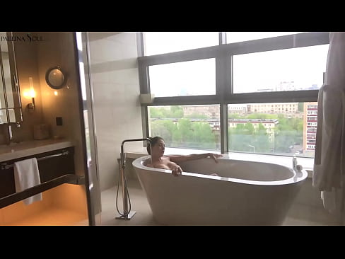 ❤️ Pitikek mezin Bi dilgermî pizika xwe di serşokê de dihejîne ❌ Super porno li ku.onlydesiporn.ru ❤